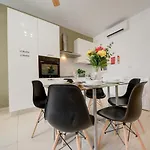 Apartment Azure Haven - And Penthouse By Shortletsmalta Gzira