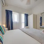 Azure Haven - And Penthouse By Shortletsmalta Apartamento