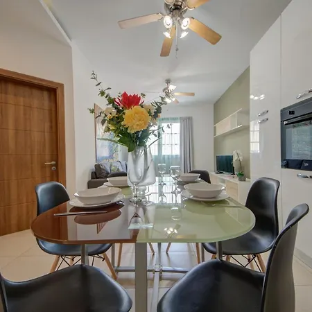 Azure Haven - And Penthouse By Shortletsmalta *