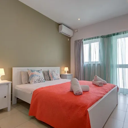 Azure Haven - And Penthouse By Shortletsmalta Apartment