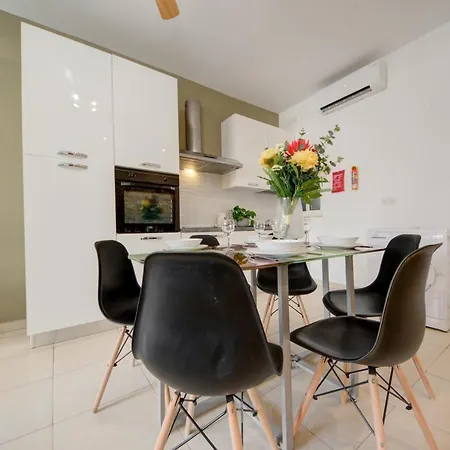 Apartment Azure Haven - And Penthouse By Shortletsmalta Gzira