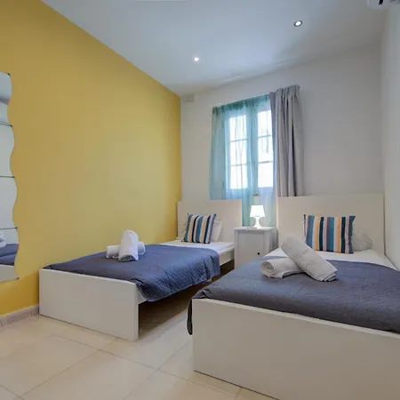 Azure Haven - And Penthouse By Shortletsmalta Apartment Gzira