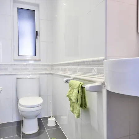 Azure Haven - And Penthouse By Shortletsmalta *