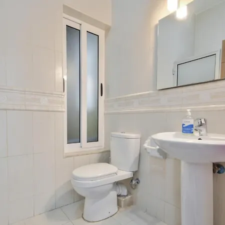 Azure Haven - And Penthouse By Shortletsmalta Apartment Gzira