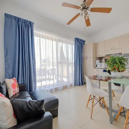 Azure Haven - And Penthouse By Shortletsmalta Gzira