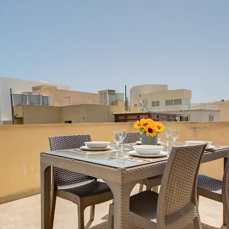 Azure Haven - And Penthouse By Shortletsmalta * Gzira